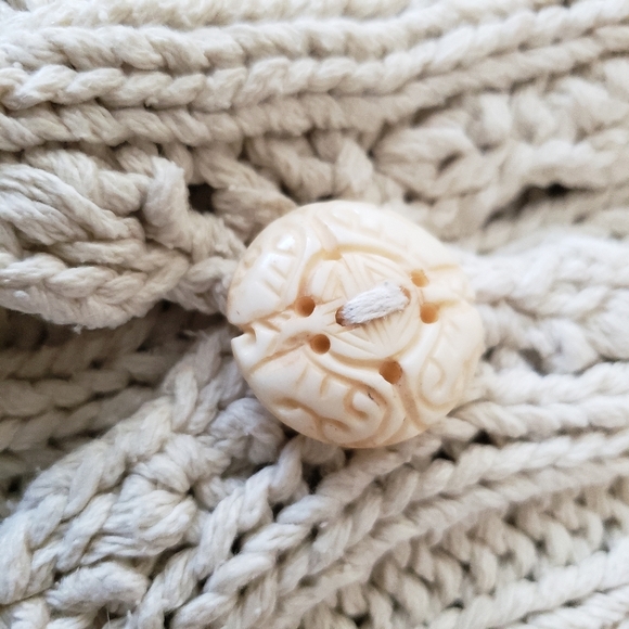 Vintsge BiHand cable knit Sz M/L 80% Silk 20% Nylon ceramic buttons - Picture 5 of 12